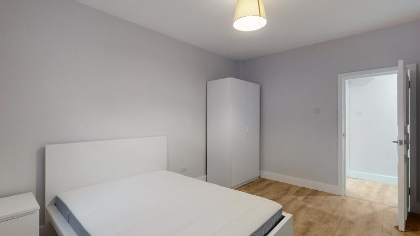 Recently Refurbished Apartment Sutherland Avenue, Maida Vale